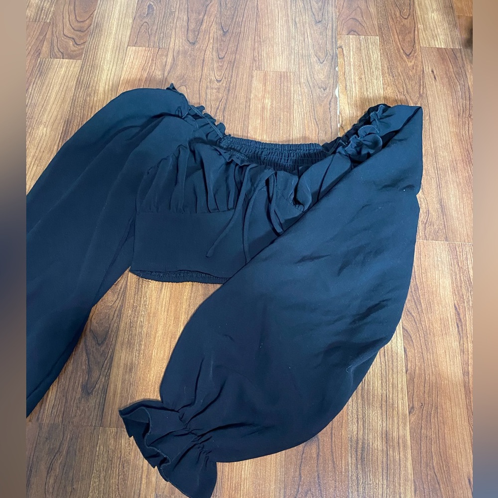 long sleeve crop top - Picture 2 of 3